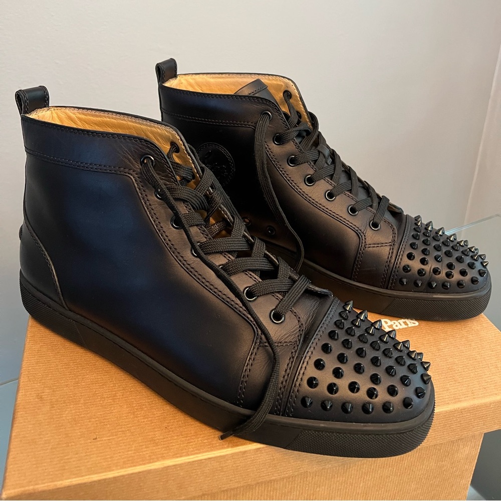 Men Louboutin Shoe
Size 12.5